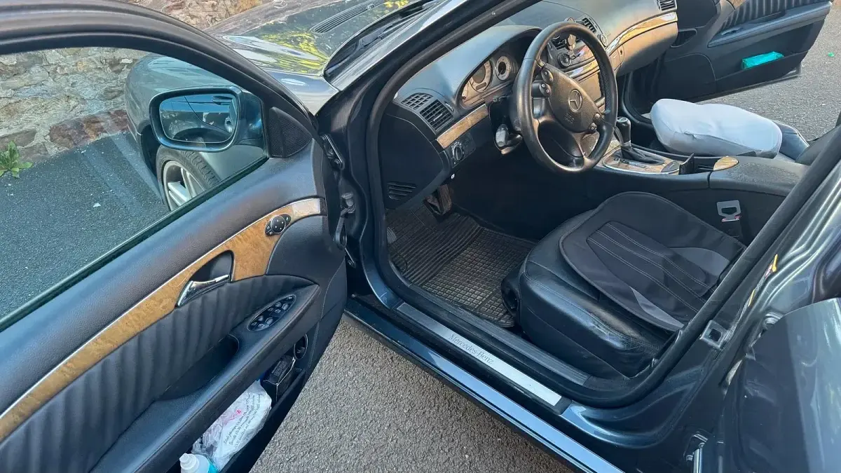 Gebraucht Mercedes E320 224 PS (164 kW) 2008 Grau Limousine