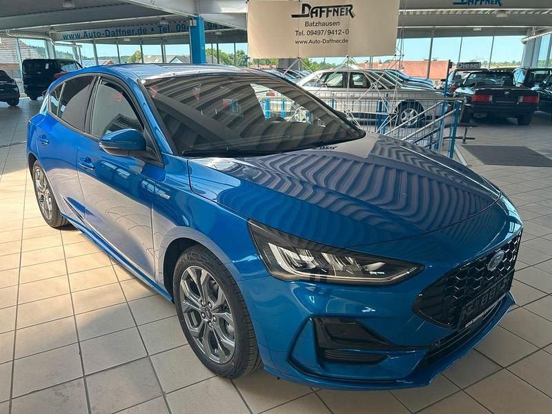 Gebraucht Ford Focus ST-Line X 155 PS (114 kW) 2024 Blau Limousine