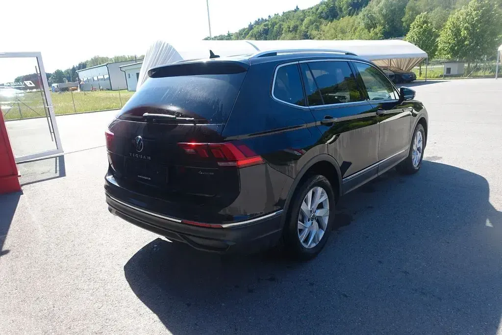 Gebraucht VW Tiguan Allspace Life 150 PS (110 kW) 2022 Schwarz SUV