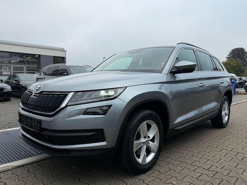 Grau Gebraucht 2020 Skoda Kodiaq Ambition SUV | 18.990 € (Fairer Preis) - Bild 1/4