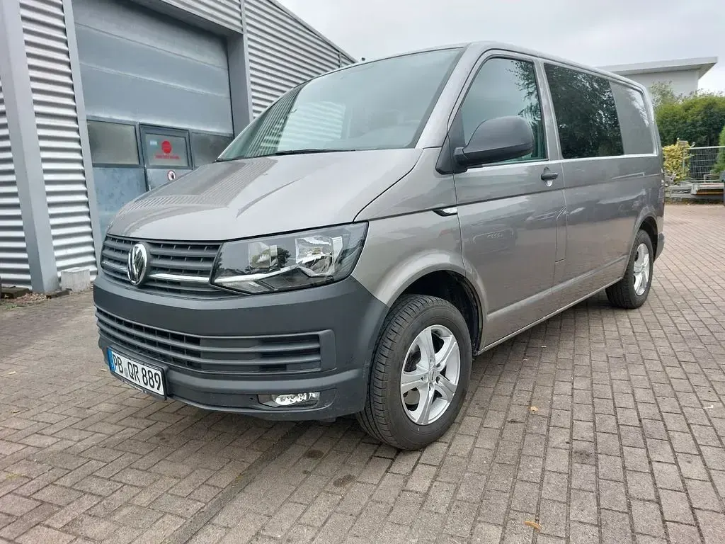 Second-hand VW Transporter 140 CP (102 kW) 2016 Negru Van