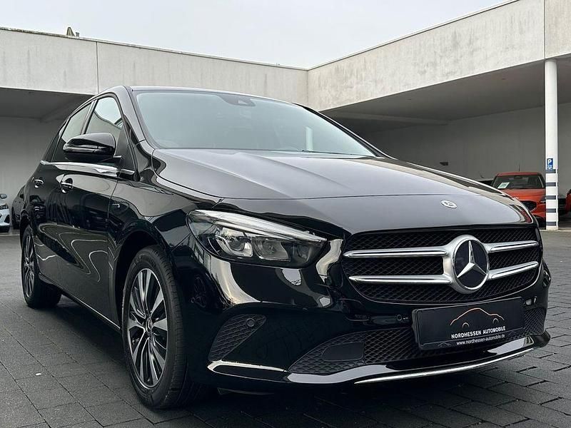 Gebraucht Mercedes B250e Style 218 PS (160 kW) 2021 Nachtschwarz Van / Kleinbus