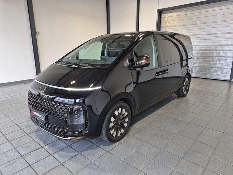 Gebraucht Hyundai Staria Signature 177 PS (130 kW) 2023 Schwarz Van / Kleinbus