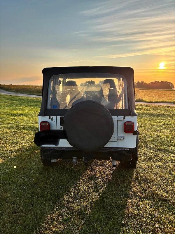 Gebraucht Jeep Wrangler 86 PS (63 kW) 1989 Weiß SUV