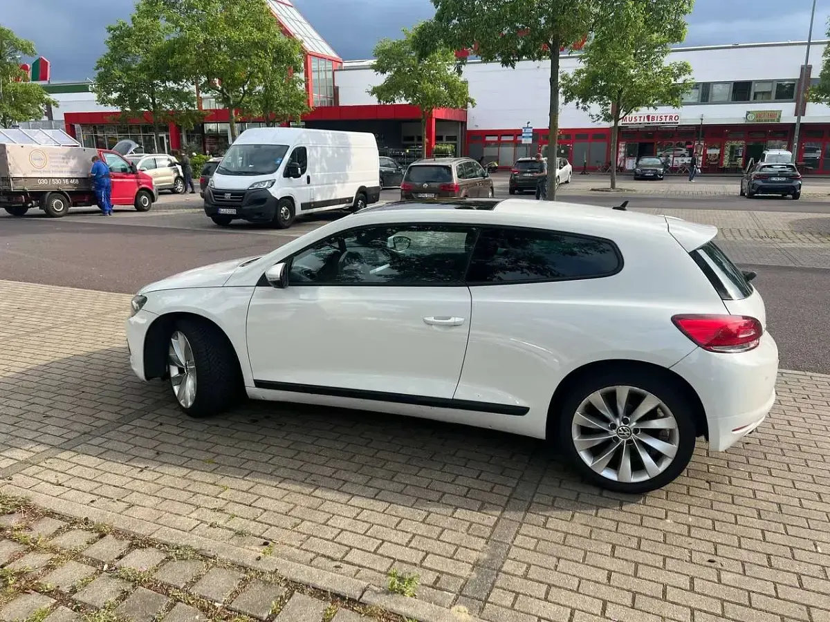 Gebraucht VW Scirocco 122 PS (89 kW) 2010 Weiß Coupé