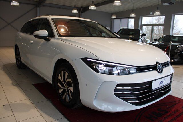 Pure white Gebraucht 2024 VW Passat Business Kombi | 30.900 € (Superpreis) - Bild 1/2