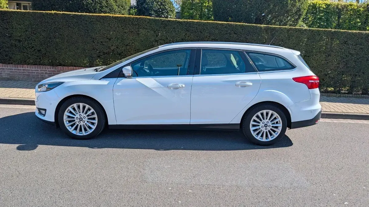 Second-hand Ford Focus Titanium 150 CP (110 kW) 2017 Alb Break