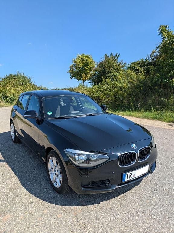 Schwarz Gebraucht 2012 BMW 116 Kleinwagen | 7.099 € (Fairer Preis) - Bild 1/4