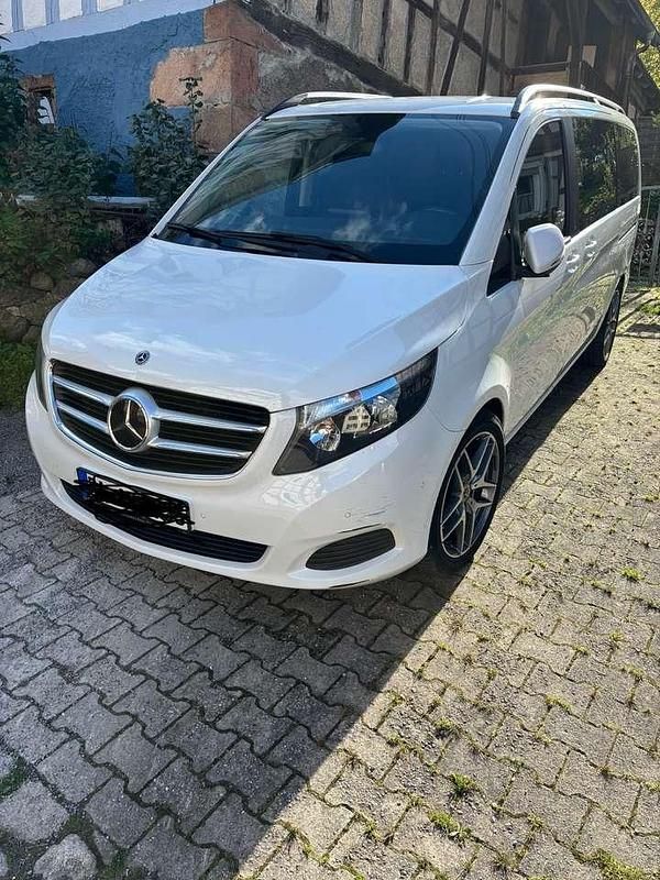Gebraucht 2019 Mercedes V220 Exclusive Van / Kleinbus | 29.500 € (Guter Preis) - Bild 1/4