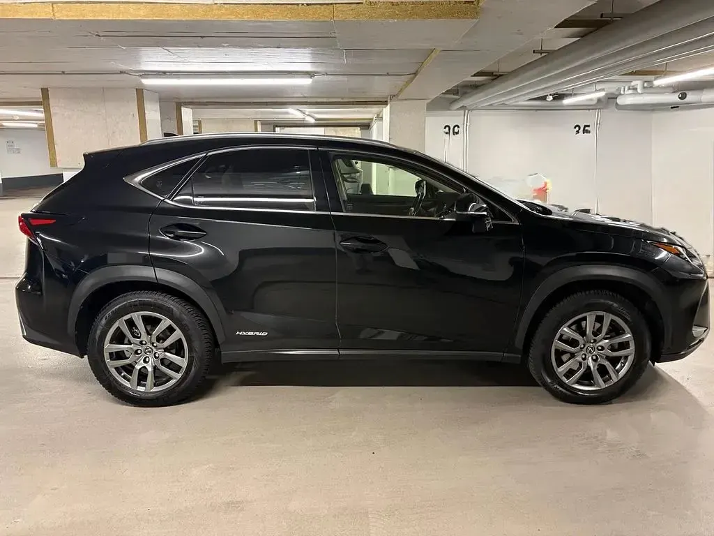Gebraucht Lexus NX300h E-FOUR 155 PS (114 kW) 2018 Schwarz SUV