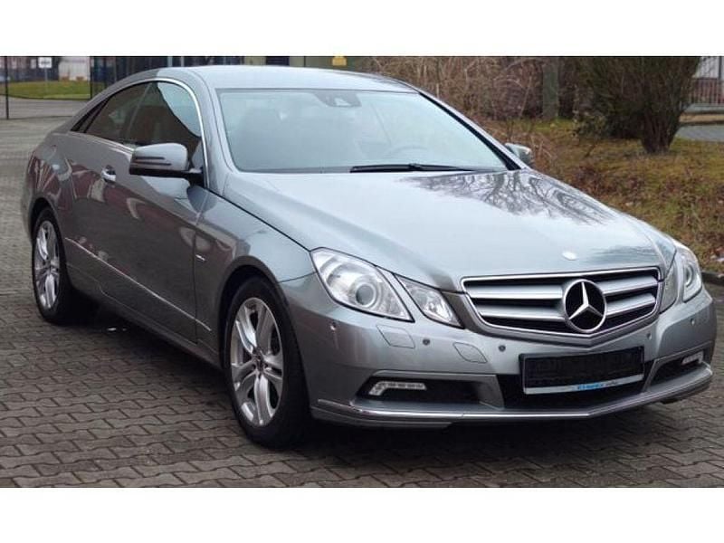 Gebraucht Mercedes E350 292 PS (214 kW) 2010 Silber Coupé