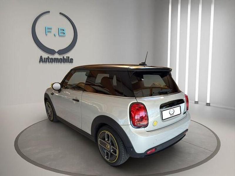 Gebraucht Mini Cooper SE 135 kW (184 PS) 2021 White silver Kleinwagen