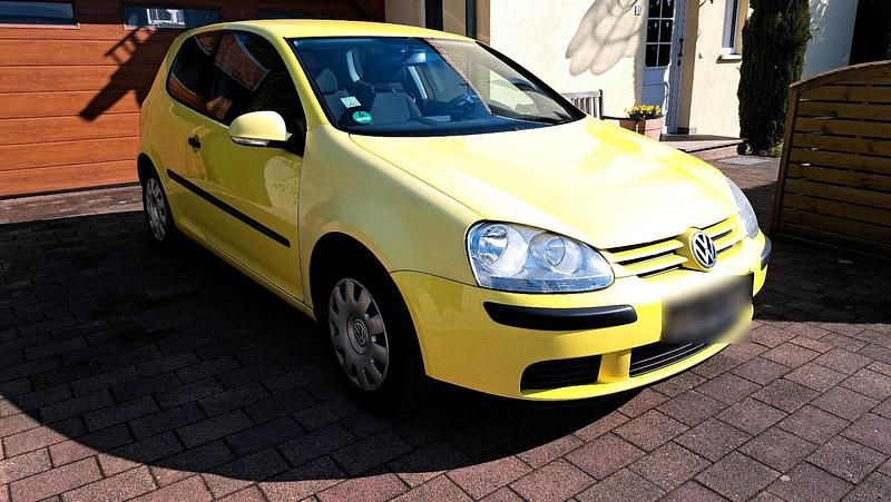 Gebraucht VW Golf IV 75 PS (55 kW) 2004 Gelb Limousine