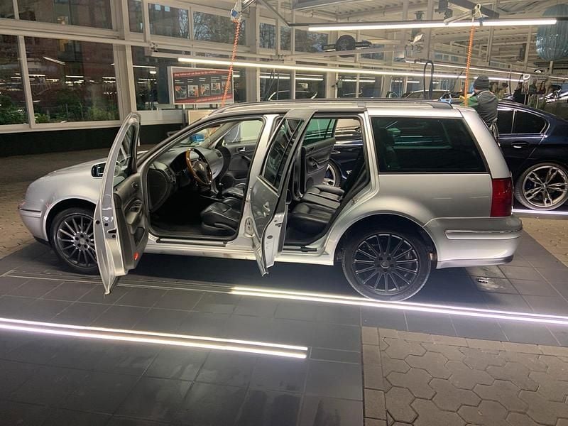 Silber Gebraucht 2003 VW Bora Limousine | 1.500 € (Fairer Preis) - Bild 1/4