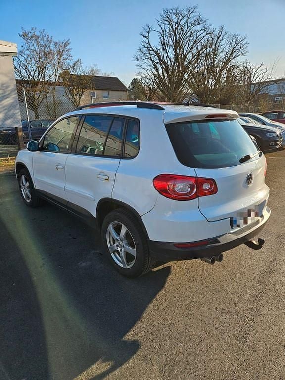 Gebraucht VW Tiguan Trendline 140 PS (102 kW) 2008 Weiß SUV