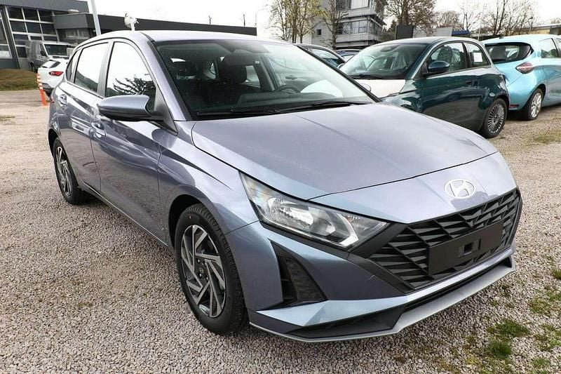 Meta blue mineraleffekt Neu 2025 Hyundai i20 Select Kleinwagen | 21.048 € (Guter Preis) - Bild 1/4