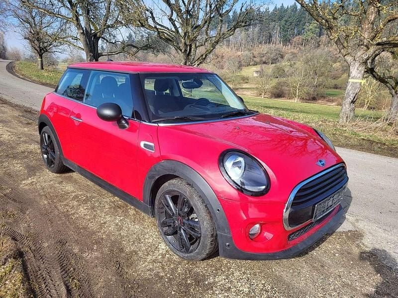 Chili red Gebraucht 2019 Mini ONE Kleinwagen | 14.999 € (Guter Preis) - Bild 1/4