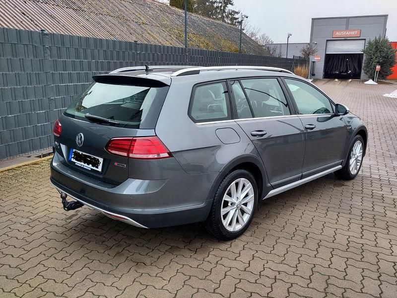 Gebraucht VW Golf Alltrack 184 PS (135 kW) 2019 Grau Kombi