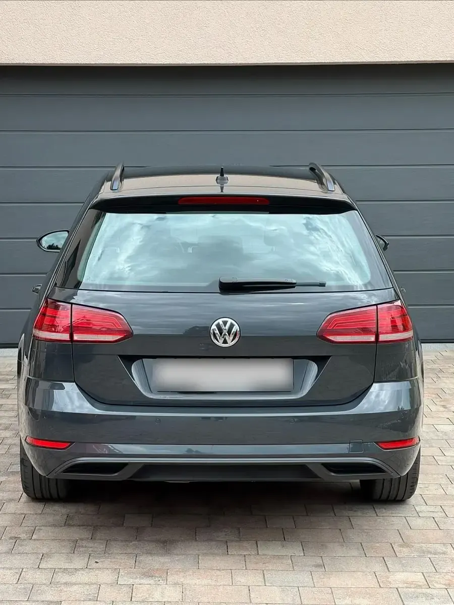 Second-hand VW Golf VII Trendline 116 CP (85 kW) 2017 Gri Break