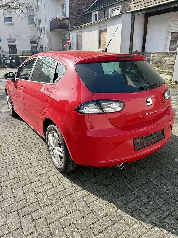 Gebraucht Seat Leon Ecomotive 105 PS (77 kW) 2012 Rot Limousine