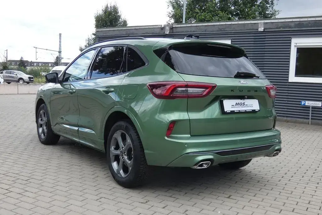 Gebraucht Ford Kuga ST-Line 224 PS (164 kW) 2025 Bursting green SUV