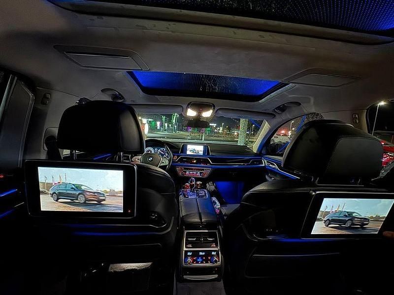 Gebraucht BMW 750 Performance 400 PS (294 kW) 2018 Schwarz Limousine
