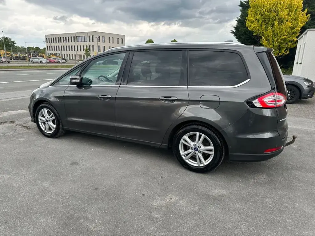 Używany Ford Galaxy Titanium 150 KM (110 kW) 2021 Szary Minivan