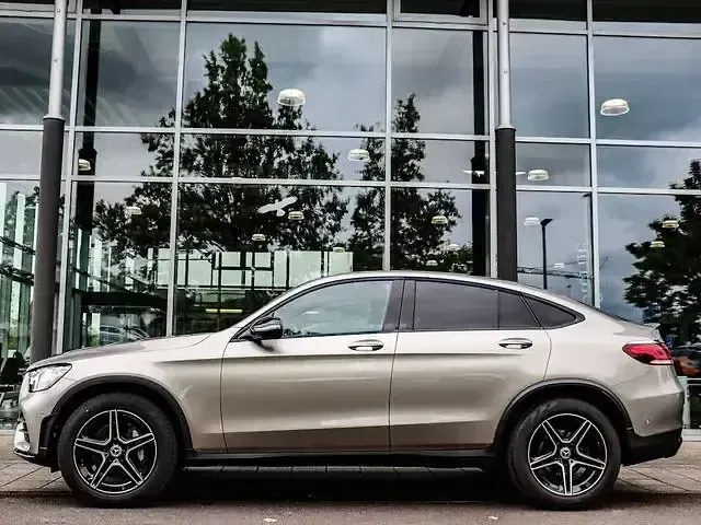 Gebraucht Mercedes GLC300 AMG 245 PS (180 kW) 2024 Silber SUV