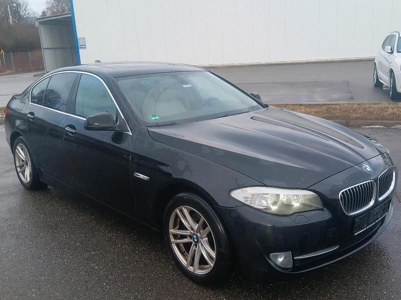 Gebraucht BMW 523 Comfort Edition 204 PS (150 kW) 2010 Schwarz Limousine