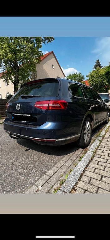 Gebraucht VW Passat Comfortline 150 PS (110 kW) 2017 Blau Kombi
