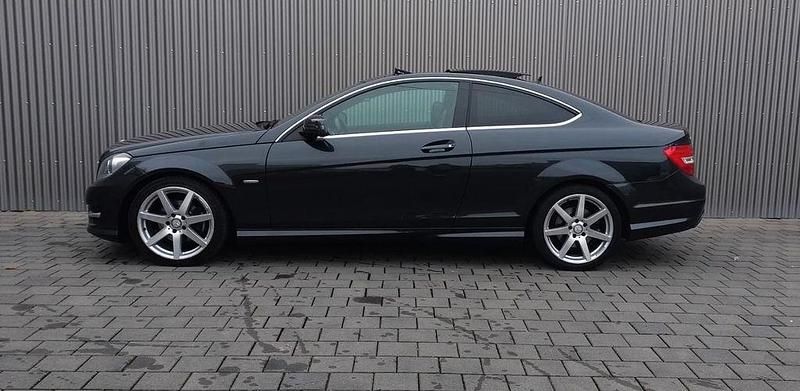 Gebraucht Mercedes C250 AMG 204 PS (150 kW) 2011 Schwarz Coupé