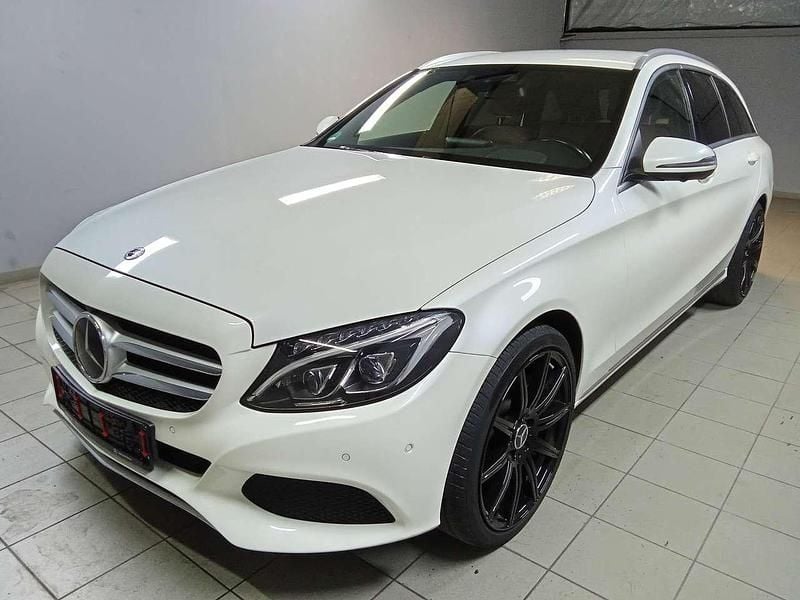 Weiß Gebraucht 2016 Mercedes C300 Kombi | 19.900 € (Etwas zu teuer) - Bild 1/4