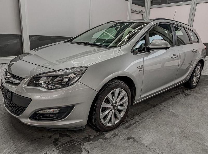 Silber Gebraucht 2013 Opel Astra Active Kombi | 4.890 € (Guter Preis) - Bild 1/4