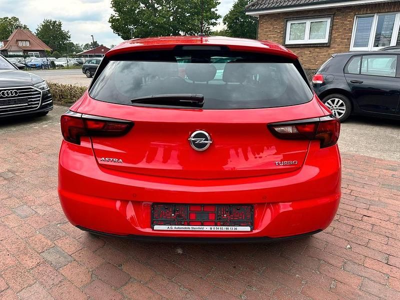 Gebraucht Opel Astra Edition 125 PS (91 kW) 2017 Rot Limousine