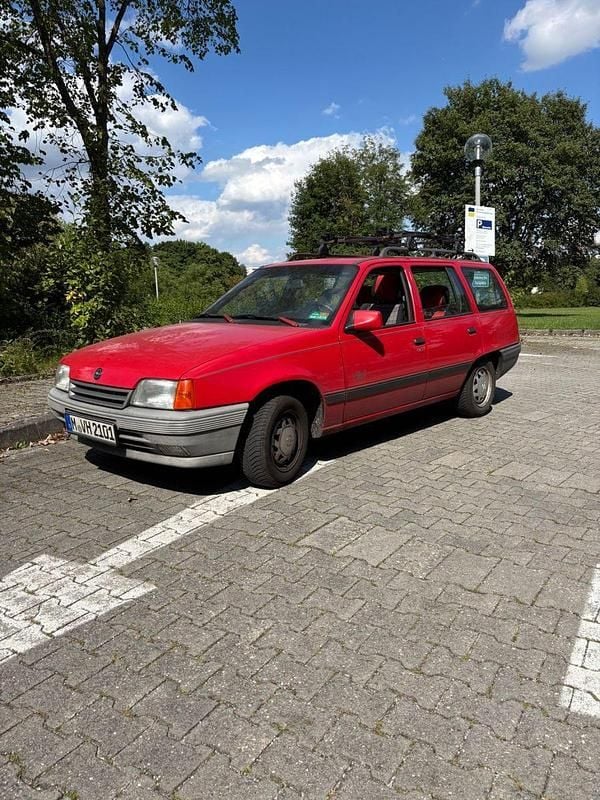 Rot Gebraucht 1991 Opel Kadett Kombi | 3.750 € - Bild 1/4