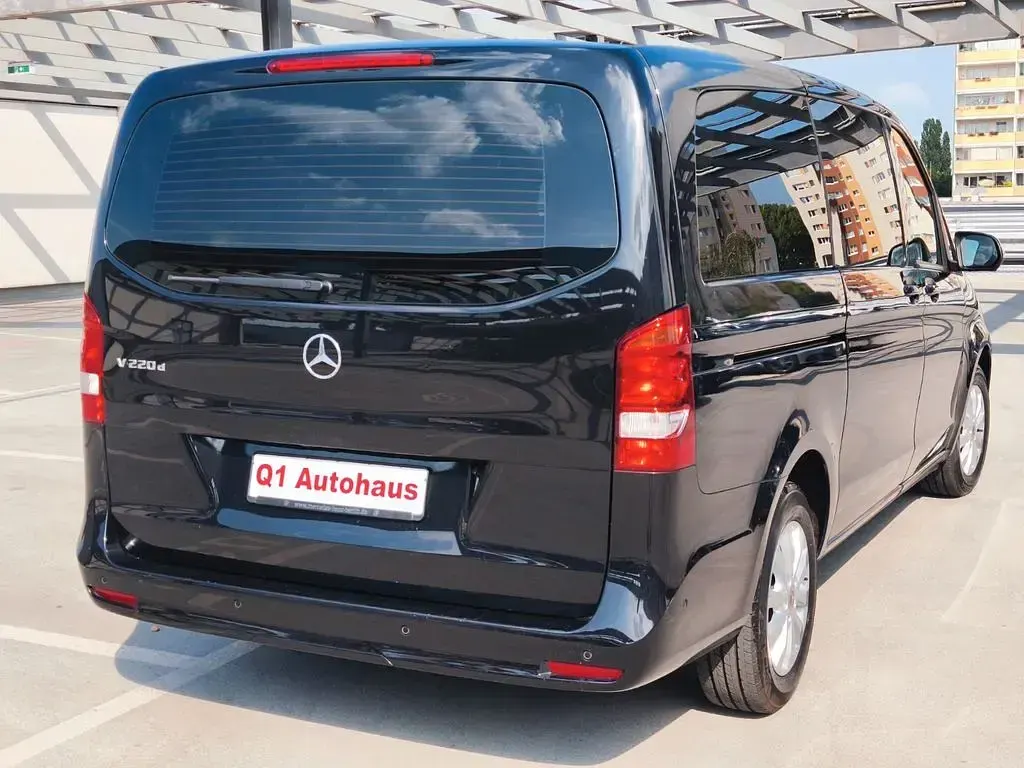 Gebraucht Mercedes V220 163 PS (119 kW) 2021 Schwarz Van / Kleinbus