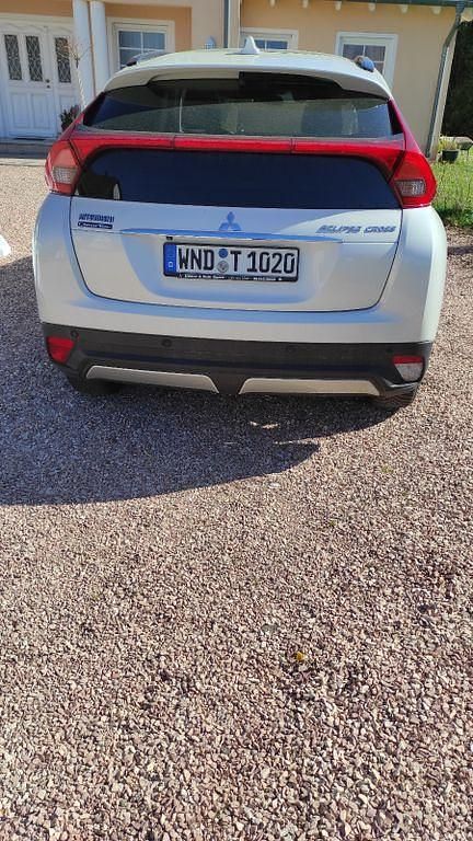 Używany Mitsubishi Eclipse Cross Diamant Edition 163 KM (119 kW) 2019 Biały SUV