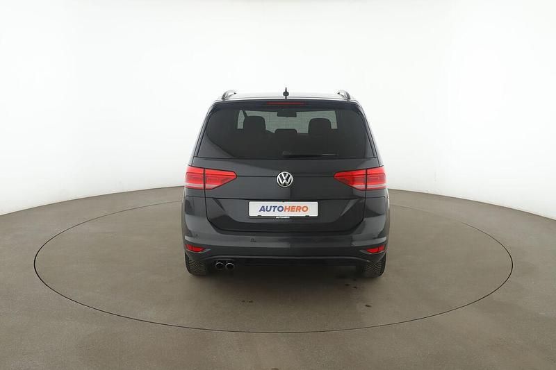 Gebraucht VW Touran Highline 116 PS (85 kW) 2019 Grau Van / Kleinbus