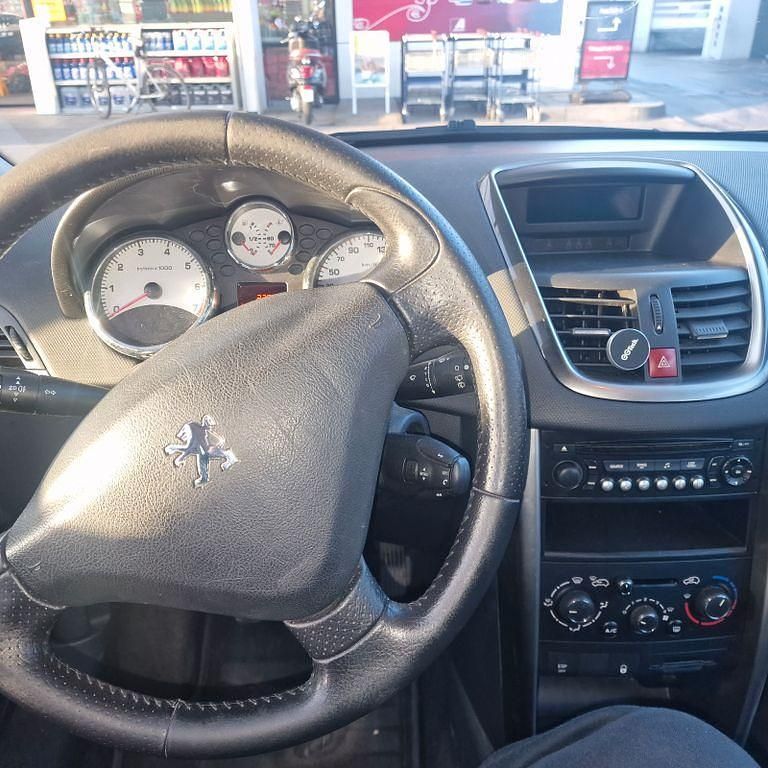 Gebraucht Peugeot 207 Premium 120 PS (88 kW) 2011 Schwarz Kombi