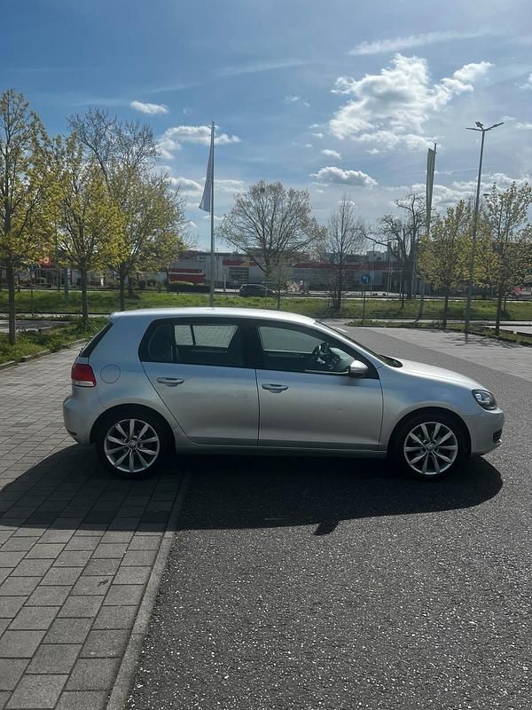 Gebraucht VW Golf VI 80 PS (58 kW) 2010 Silber Kleinwagen
