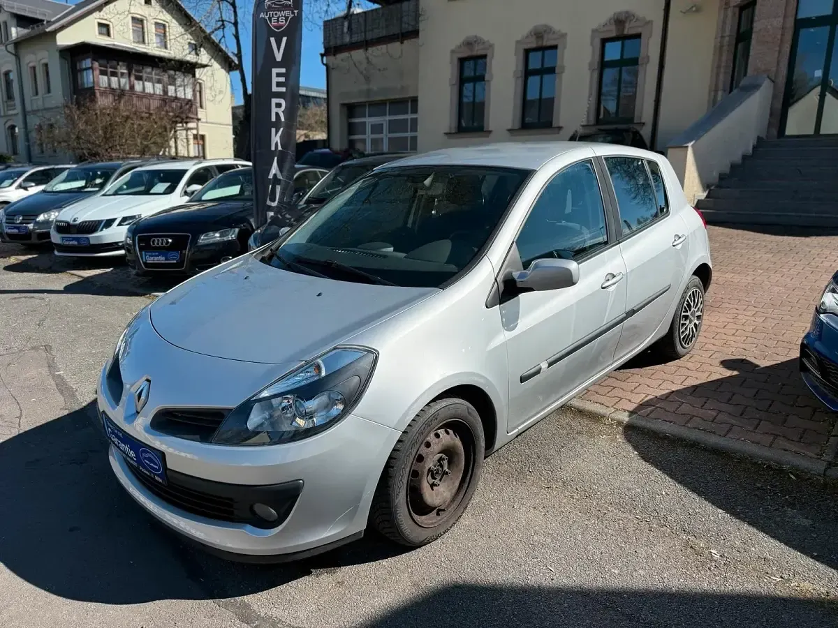 Gebraucht Renault Clio 75 PS (55 kW) 2006 Silber Kleinwagen