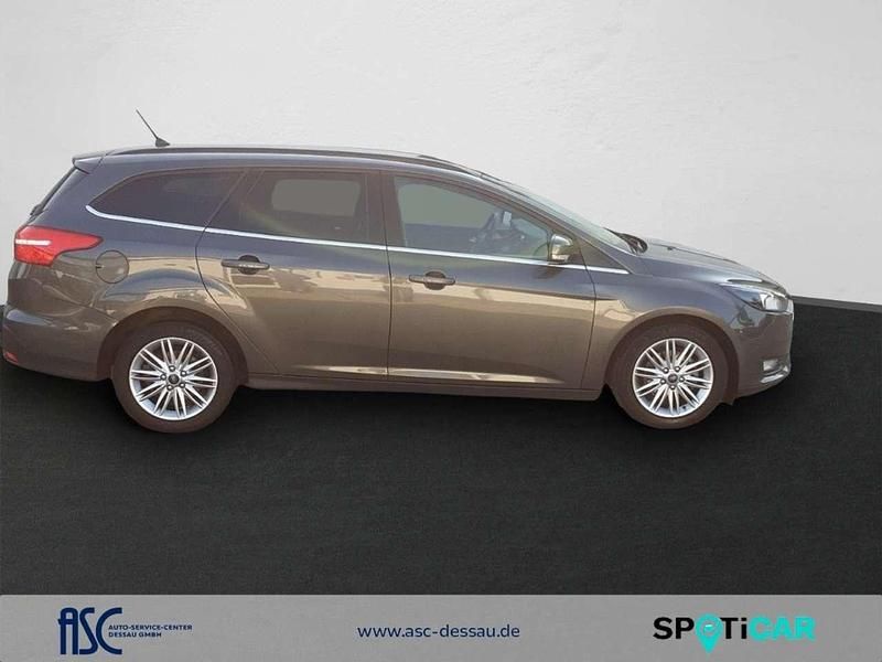 Gebraucht Ford Focus Cool & Connect 101 PS (74 kW) 2018 Grau Kombi