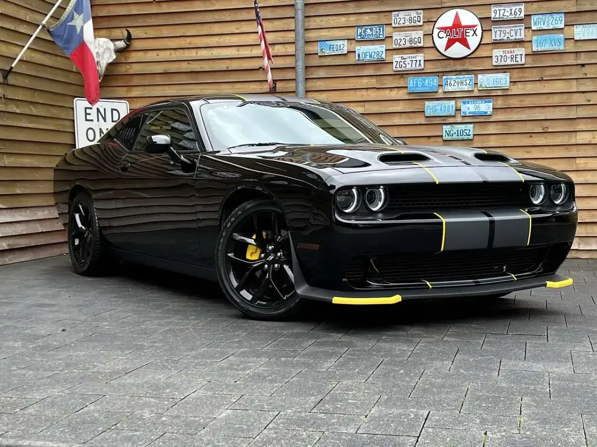 Używany Dodge Challenger 381 KM (280 kW) 2021 Czarny Coupe