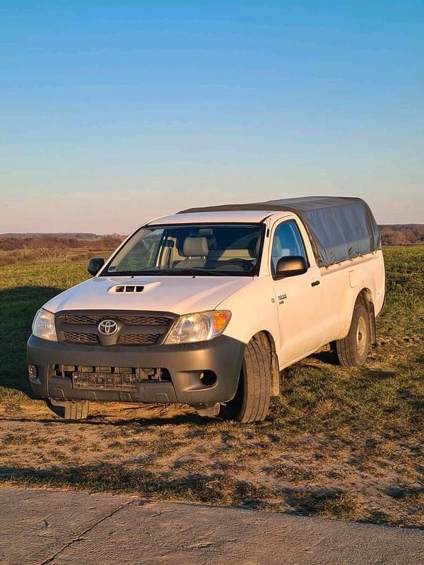 Weiß Gebraucht 2007 Toyota HiLux Abholung | 5.600 € - Bild 1/4