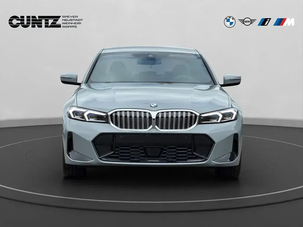 Neu BMW 320 Performance 190 PS (139 kW) 2026 Grau Limousine