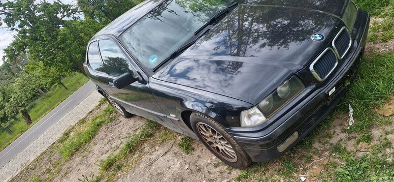 Schwarz Gebraucht 1999 BMW 316 Compact Kleinwagen | 1.000 € (Superpreis) - Bild 1/4