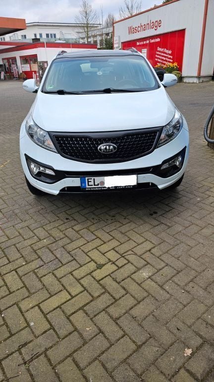 Weiß Gebraucht 2014 Kia Sportage Spirit SUV | 9.000 € (Fairer Preis) - Bild 1/4