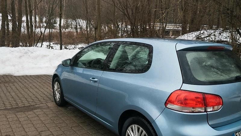 Gebraucht VW Golf VI Trendline 102 PS (75 kW) 2009 Blau Kleinwagen
