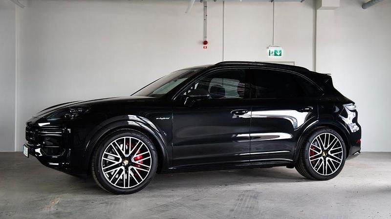 Neu 2025 Porsche Cayenne Turbo SUV | 199.875 € - Bild 1/4