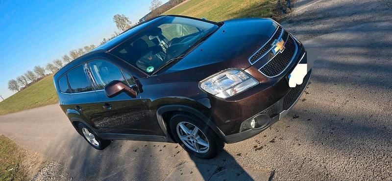 Braun Gebraucht 2013 Chevrolet Orlando Van / Kleinbus | 4.600 € (Superpreis) - Bild 1/4